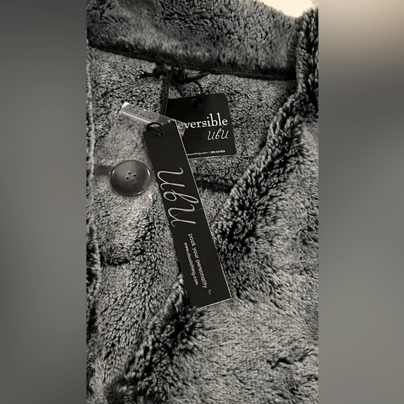 Ubu "Wicked Fur" Reversible Fur Coat
Size M with Patchwork Pattern.NWT - Picture 8 of 11